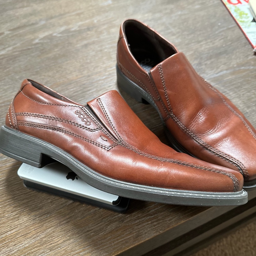 Ecco Men's Tan Leather Slip-On Loafers 9.5